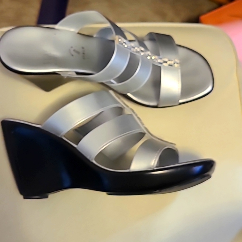 Size 10 sandals